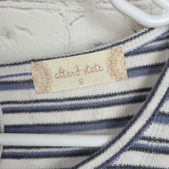 Altar’d State Blue Striped Keyhole Ribbed Knit Top Flutter Sleeve Women's Small - Picture 4 of 6